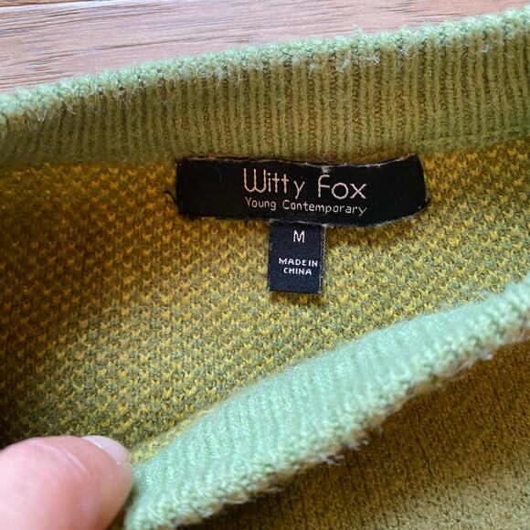 Witty Fox green peace sign crew neck sweater medium - Picture 4 of 5